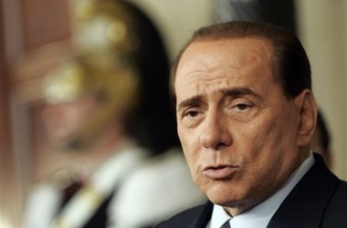 9 квiтня 2008, 12:21 Переглядів:   Колишній прем'єр-міністр Італії Сільвіо Берлусконі обурюється, що художники жартують з приводу його зростання