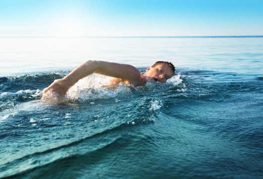 Загартування: як купання в водоймах може підвищити чоловічий гормон