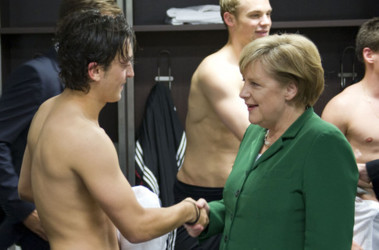 22 июня 2012, 10:03 Переглядів:   Меркель матч у Гданську не відвідали через політику