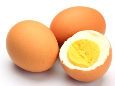 Крім бодібілдерів, які уважно стежать за зростанням м'язів, яєчний білок вживають багато дівчат, які харчуються низькокалорійними продуктами