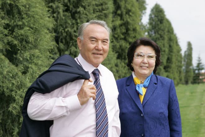 Подружжя рука об руку працювали на благо своєї сім'ї, що дозволило їм досягти значних висот - Нурсултан став незмінним лідером Республіки Казахстан, а Сара Алписовна стала засновницею і президентом найбільшого благодійного фонду республіки «Бобек»