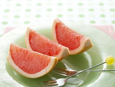 Є грейпфрут для схуднення на ніч - відносно нова тенденція в дієтичному співтоваристві