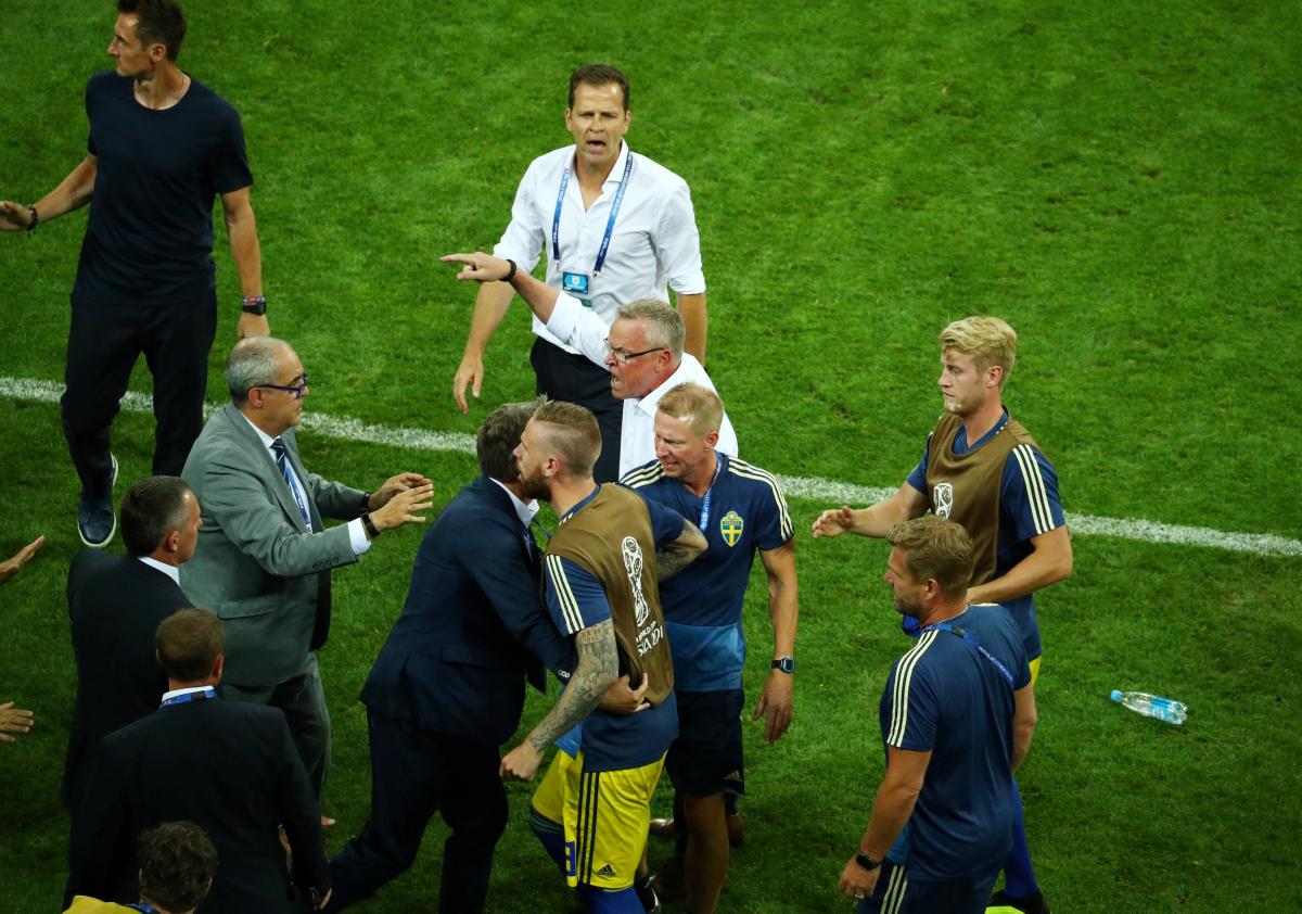Представники тренерського штабу німецької збірної спровокували шведів