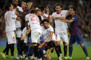 23 жовтня 2011, 10:16 Переглядів:   Бійка на останніх секундах зустрічі Барселона - Севілья